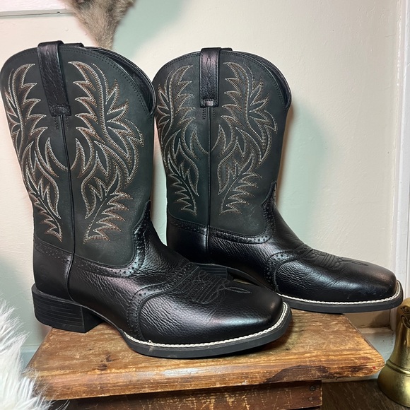 Ariat Other - Ariat Black Leather Heritage Square Toe Boots